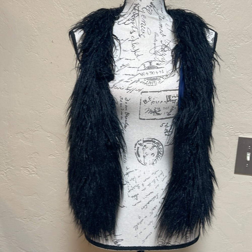 American Eagle outfitters fun Faux Fur XXS/TTP